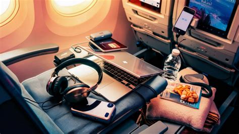 Can You Listen to Apple Music on a Plane? Diverse Opinions on In-Flight Entertainment